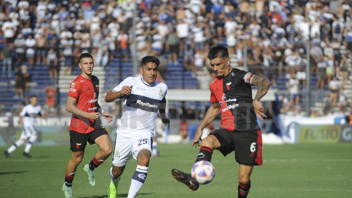 Gimnasia y Esgrima vs Colón EN VIVO el Sabalero empató en La Plata y