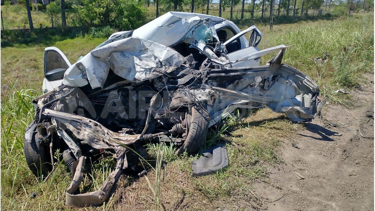 Ruta 11 un choque frontal entre un auto y un camión dejó un muerto