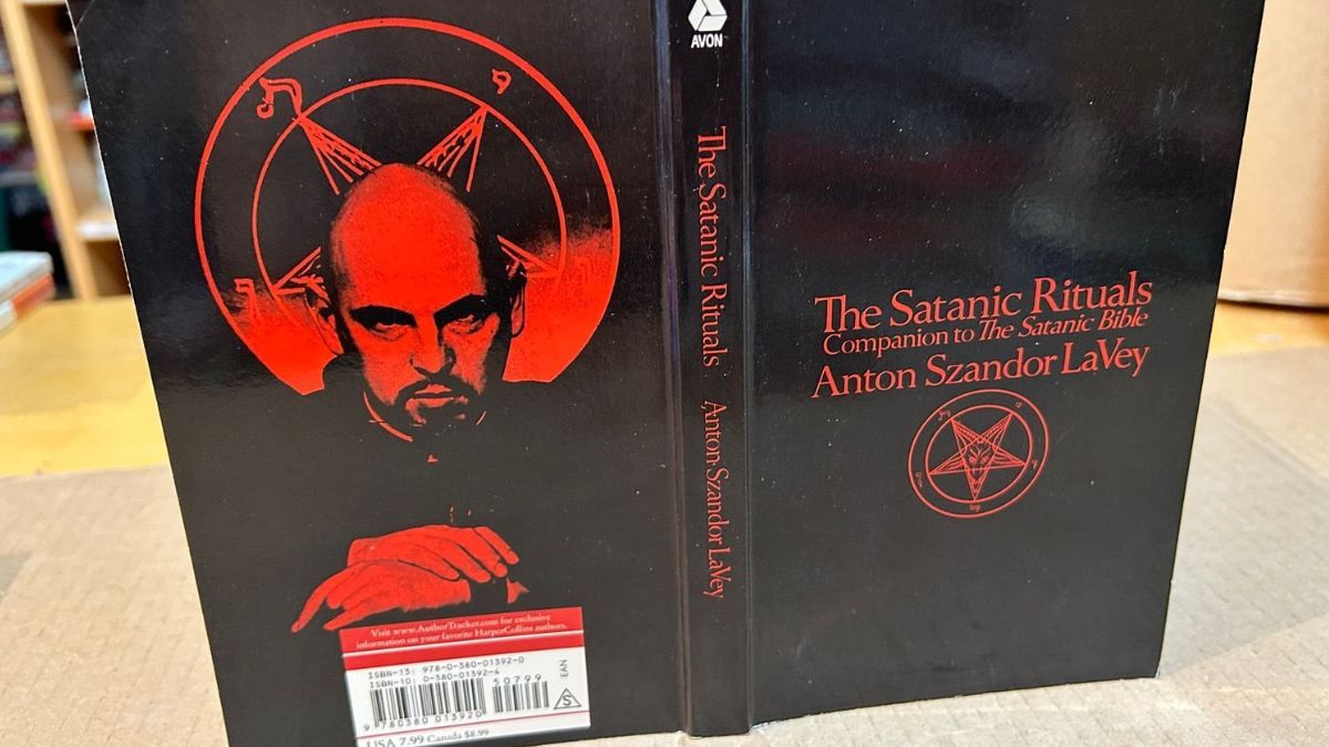 Así fue la oscura vida de Anton LaVey el fundador de la Iglesia de Satán