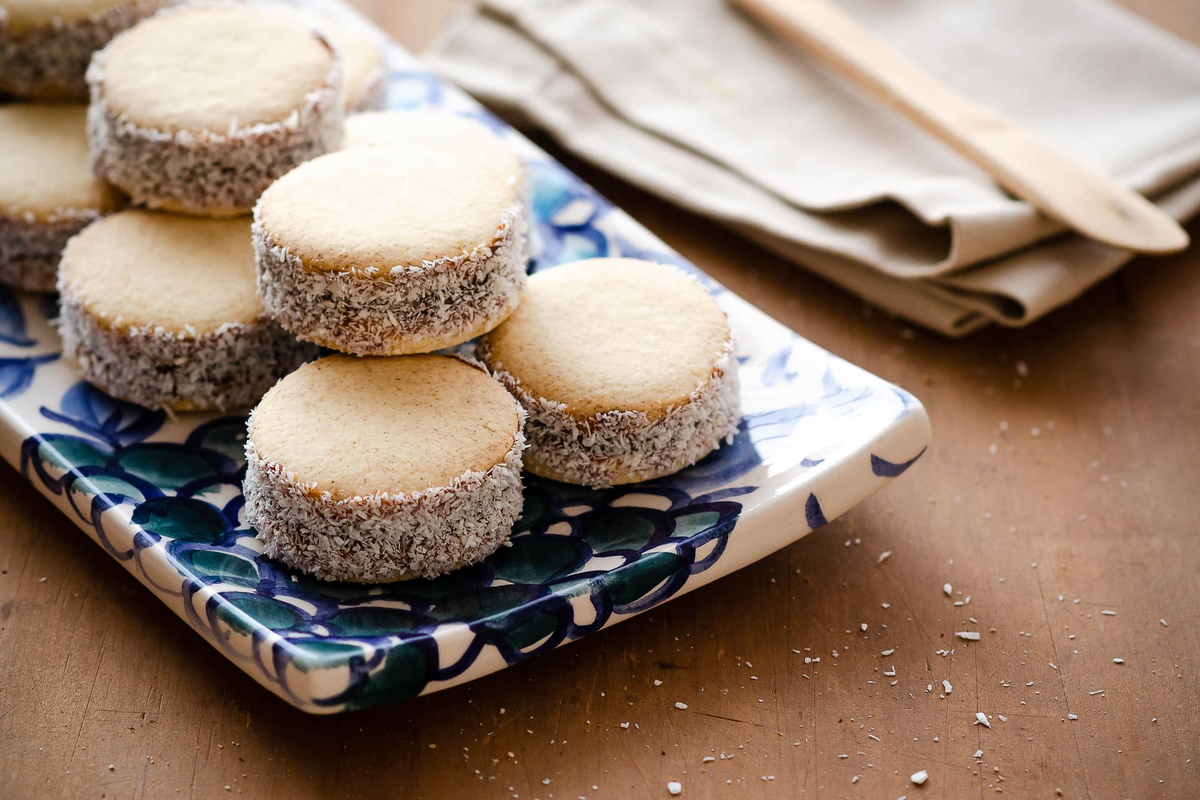 Cómo hacer alfajores de maicena con dulce de leche