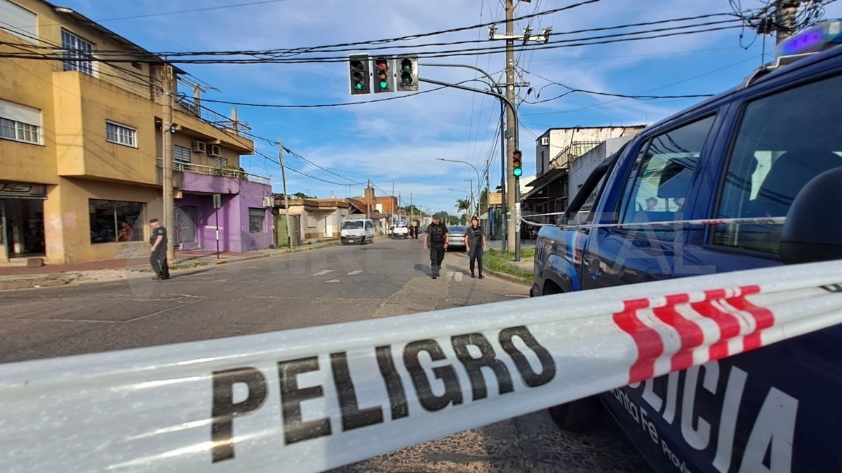 Persecución y tiroteo en Rosario detienen a dos jóvenes tras evadir un