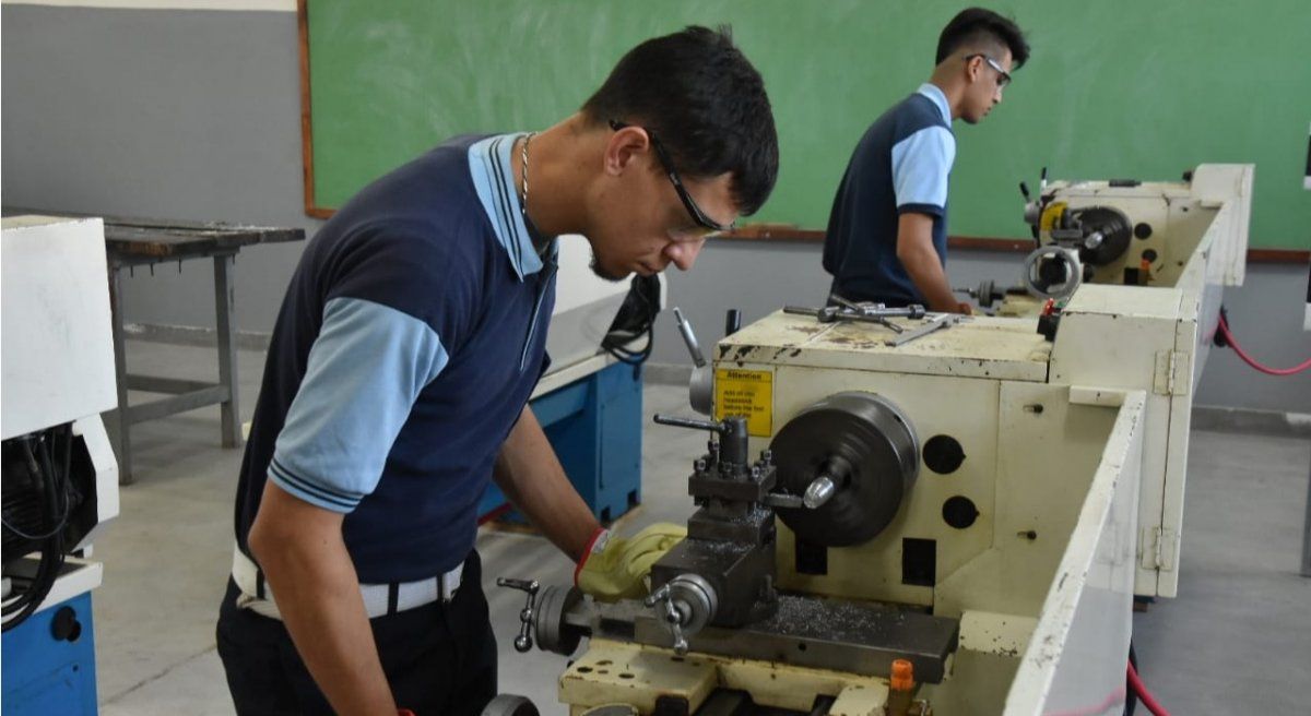 Construirán 100 nuevas escuelas técnicas en todo el país