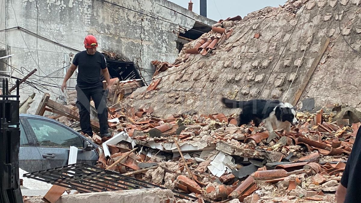 Explosión e incendio en barrio Mariano Comas bomberos trabajaron con