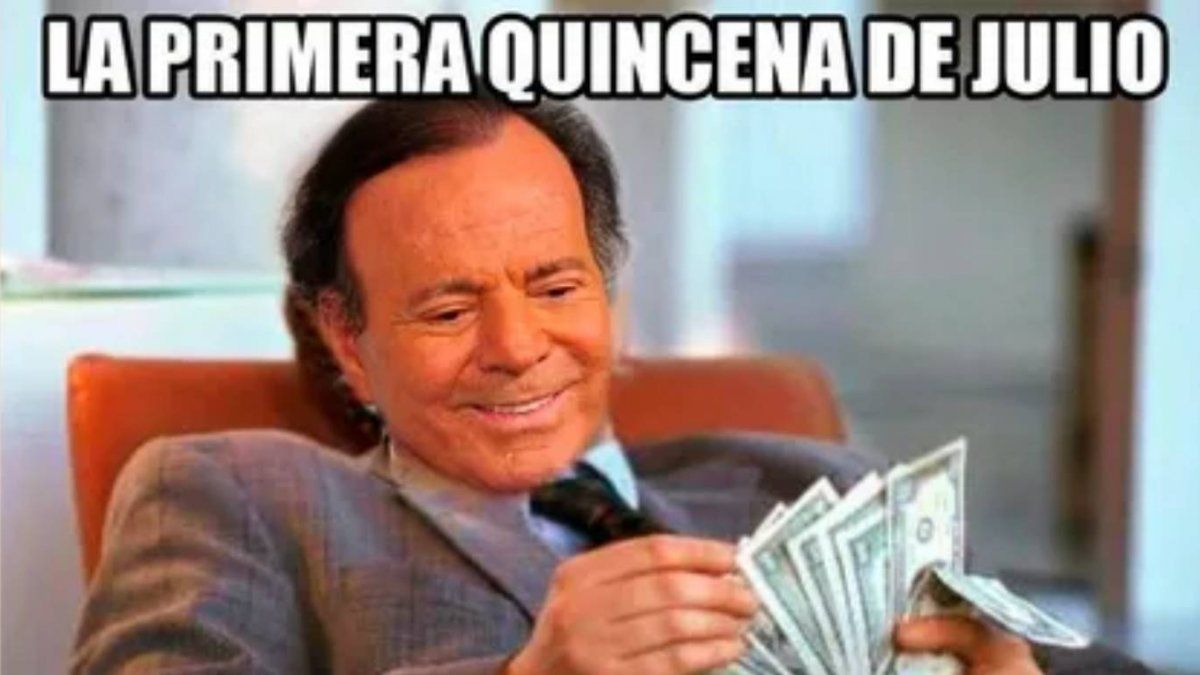 Julio Iglesias vio sus memes en las redes y reaccionó