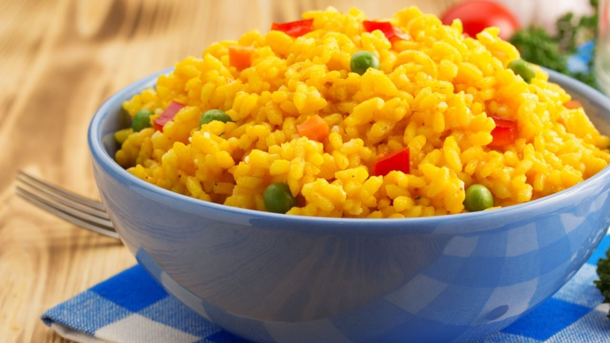 Esta receta de arroz con cúrcuma es muy fácil y deliciosa