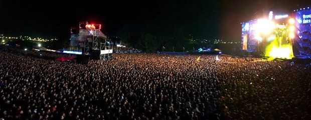 En festivales como por ejemplo el Cosquín Rock, debe garantizarse una presencia del 30% de cantantes mujeres.
