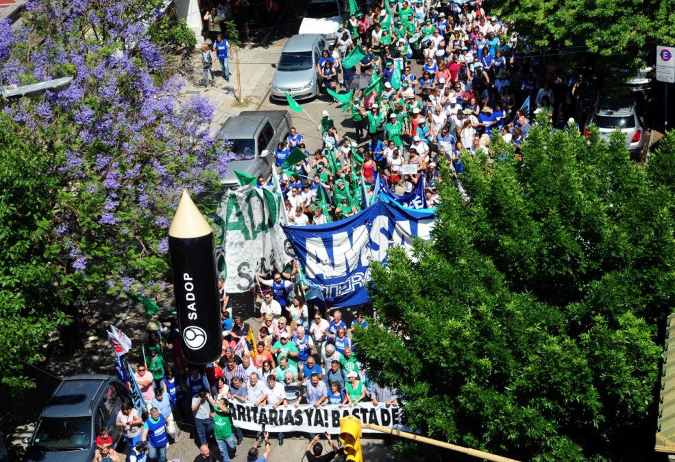 El Gobierno de Buenos Aires dejó sin efecto los sumarios administrativos disciplinarios que María Eugenia Vidal aplicó a los docentes que participaron de reiteradas marchas y no dieron clases.