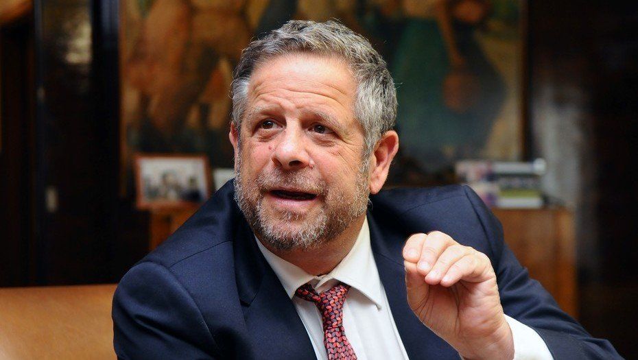 Adolfo Rubinstein presentó su renuncia