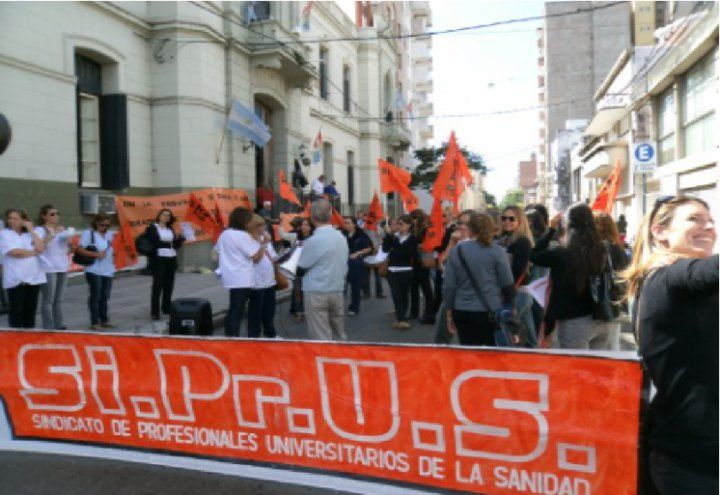 La respuesta del gobierno de descontar los días no trabajado surgió luego que Siprus anunciara medidas de fuerza.