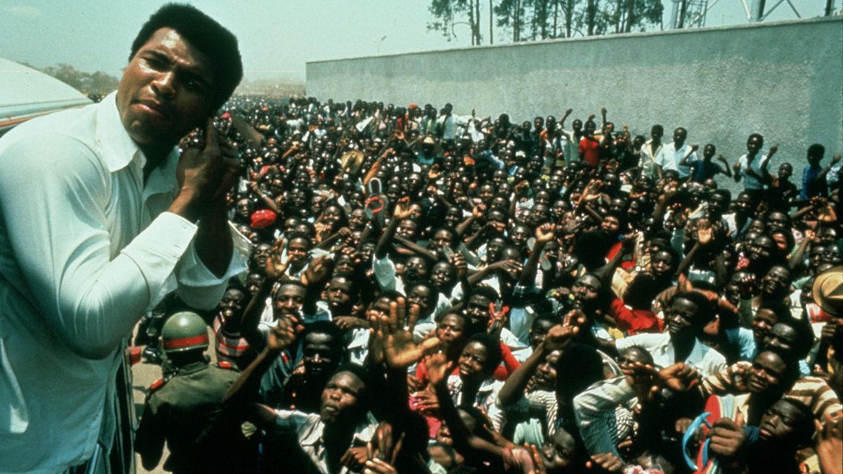 La población local había recibido del mejor modo a Ali, porque lo consideraban un luchador por los derechos de la raza negra y, con su inigualable carisma, El Más Grande se encargó de ganarse el favor de millones de africanos, y de miles de niños por las calles céntricas y de los suburbios de Kinshasa cuando salía a entrenarse.