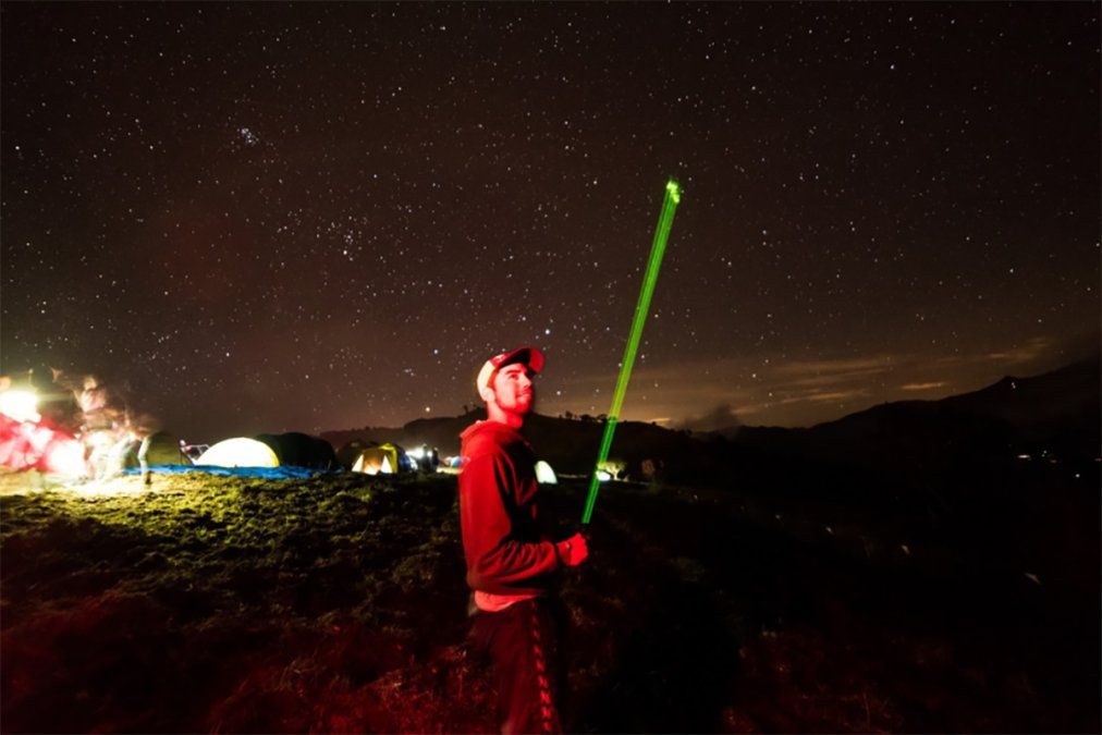 Lluvia de Estrellas Gemínidas. Dic 2017, Manizales, Colombia. Por: Mochileros Astronómicos