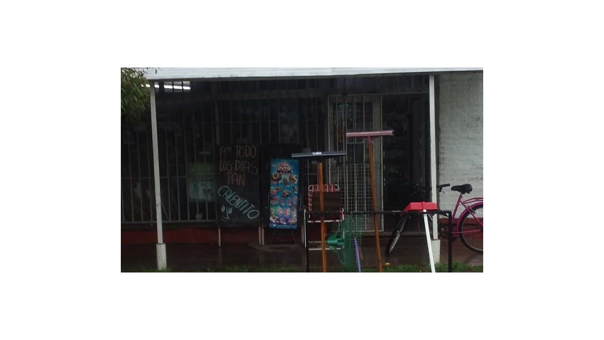 Un ladrón gatilló tres veces contra dos comerciantes en un local de Santa Tomé - Aire de Santa Fe - La Gran Radio