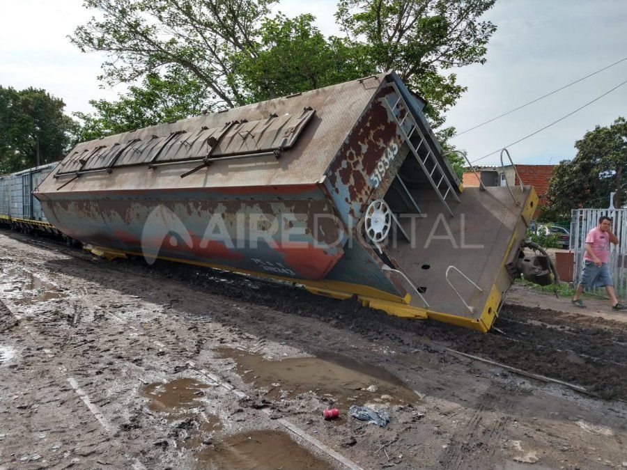 Una formación del Belgrano Cargas descarriló en Luciano Torrent y Güemes