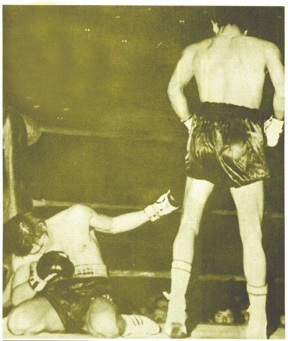 Benvenuti quedó en un rincón neutral como un títere al que le habían cortado los hilos y, al recordar su consagración, Escopeta –que tenía 28 años y tres meses exactos de edad– dijo: “Cuando vi que se caía, me di cuenta de que no se levantaba más. Le podían haber contado mil”. En esa lluviosa noche romana comenzó su fantástico reinado en las 160 libras o 72,574 kilos, que se extendería hasta su retiro, en 1977.