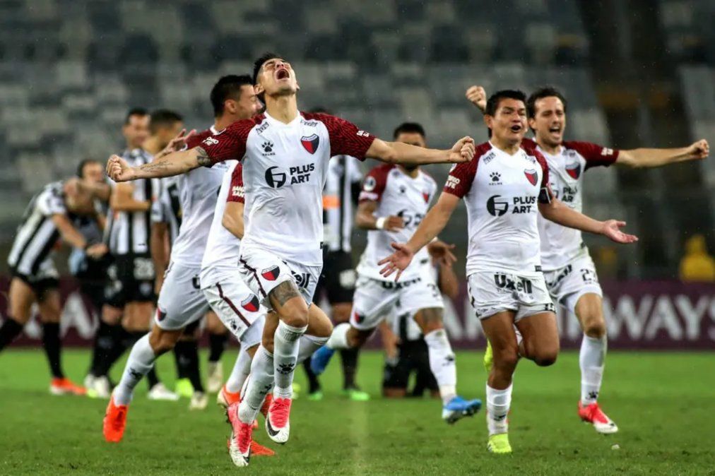 Los jugadores de Colón, celebrando el pase a la final de la Copa Sudamericana.