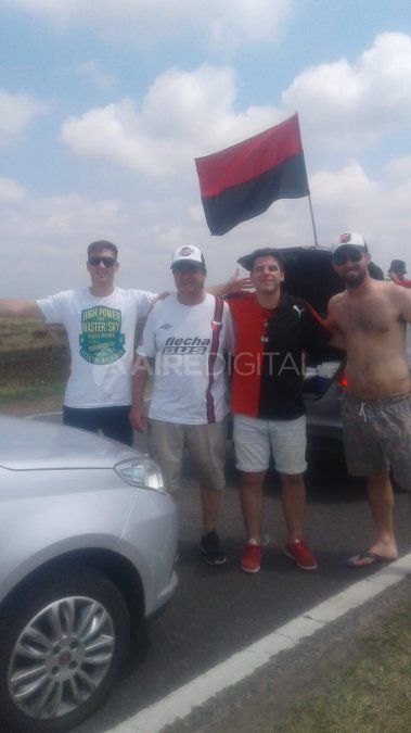 Los hinchas de Colón colapsaron la ruta a Paraguay este viernes