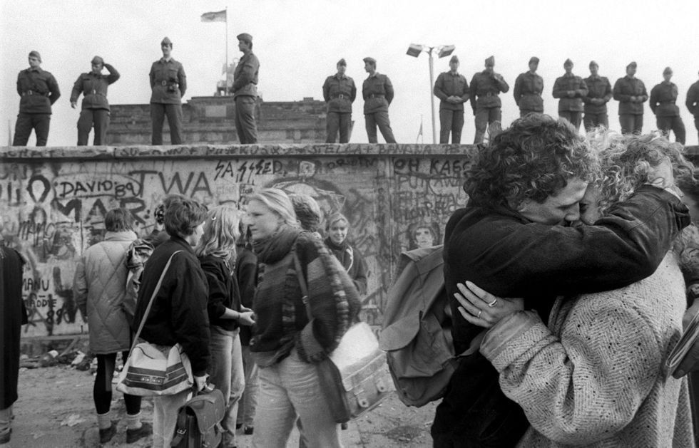 Hace 30 Años Cambiaba El Mundo 10 Imágenes De La Caída Del Muro De Berlín 2732