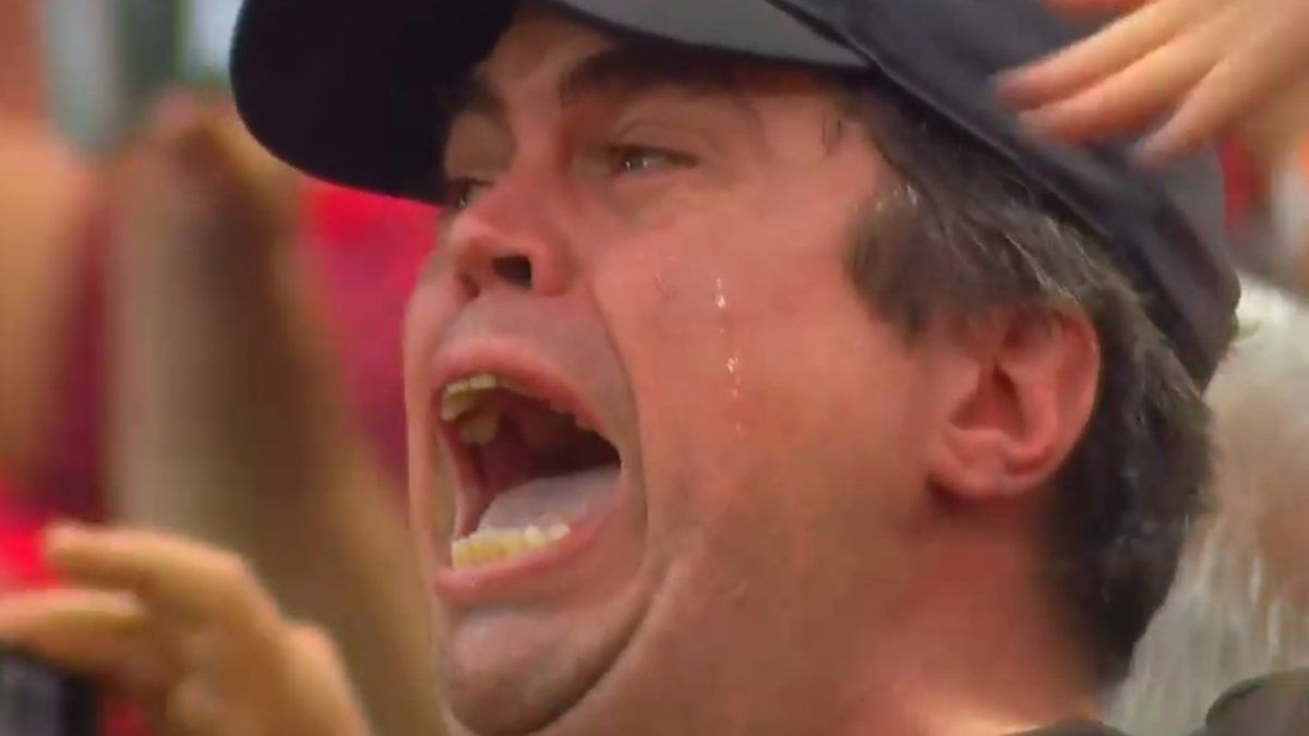 El emotivo relato del hincha que lloró cuando sonó "Soy Sabalero" en La Nueva Olla - Aire de Santa Fe - La Gran Radio
