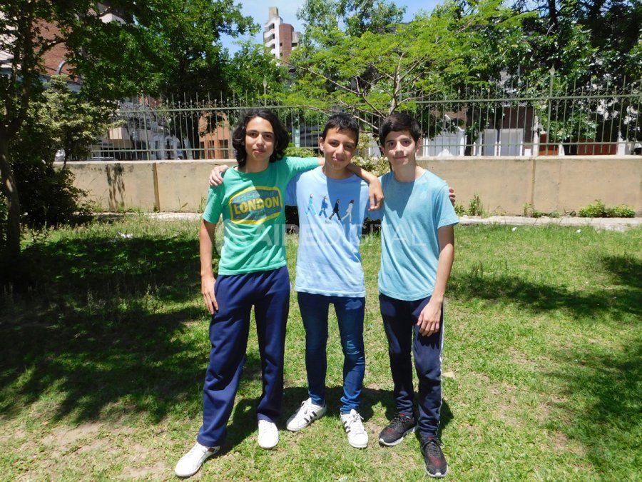 Tomás Aguirre (secretario del Centro Astronómico), Agustín Fanoni (vicepresidente) y Guillermo Farías (presidente).