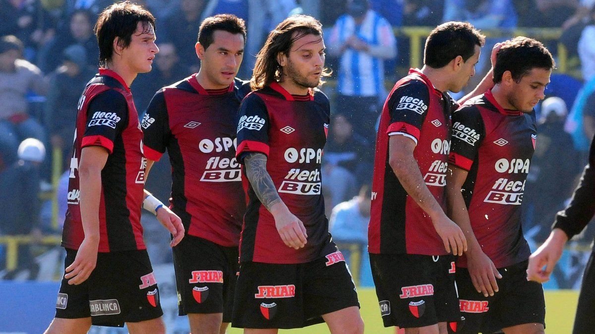 Echaron a un ex jugador de Atlético Rafaela por ir a ver a Colón en Asunción - Aire de Santa Fe - La Gran Radio