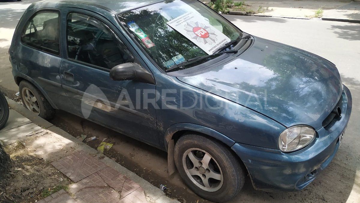 Se cree que la banda se movilizaba en un Chevrolet turquesa.