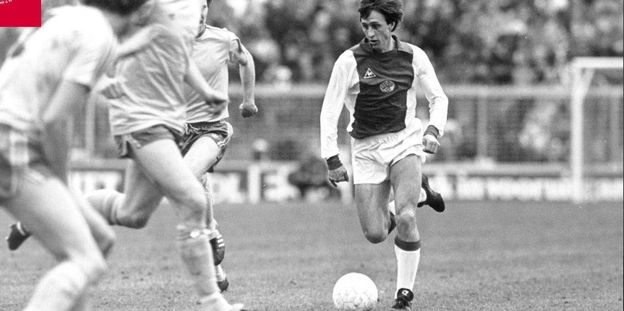 Ajax se convirtió en uno de los equipos más populares y potentes de la época. Con Cruyff ganó tres copas de Europa.