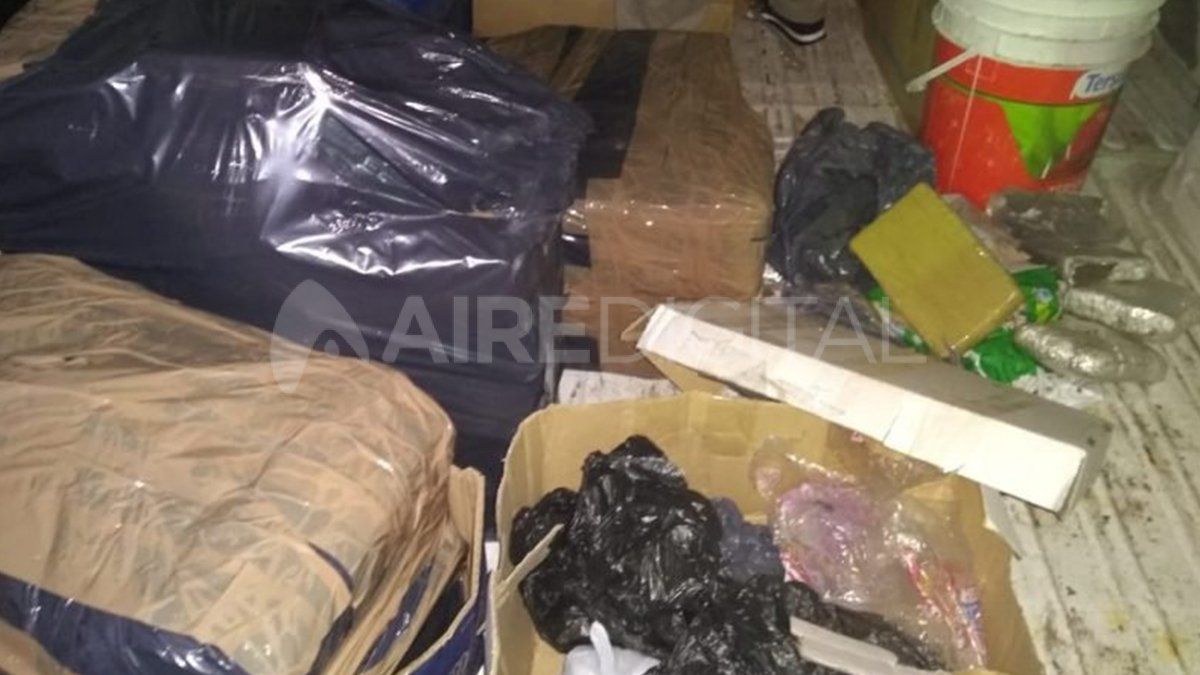 Así se encontraba el interior de la camioneta cuando llegaron los investigadores.