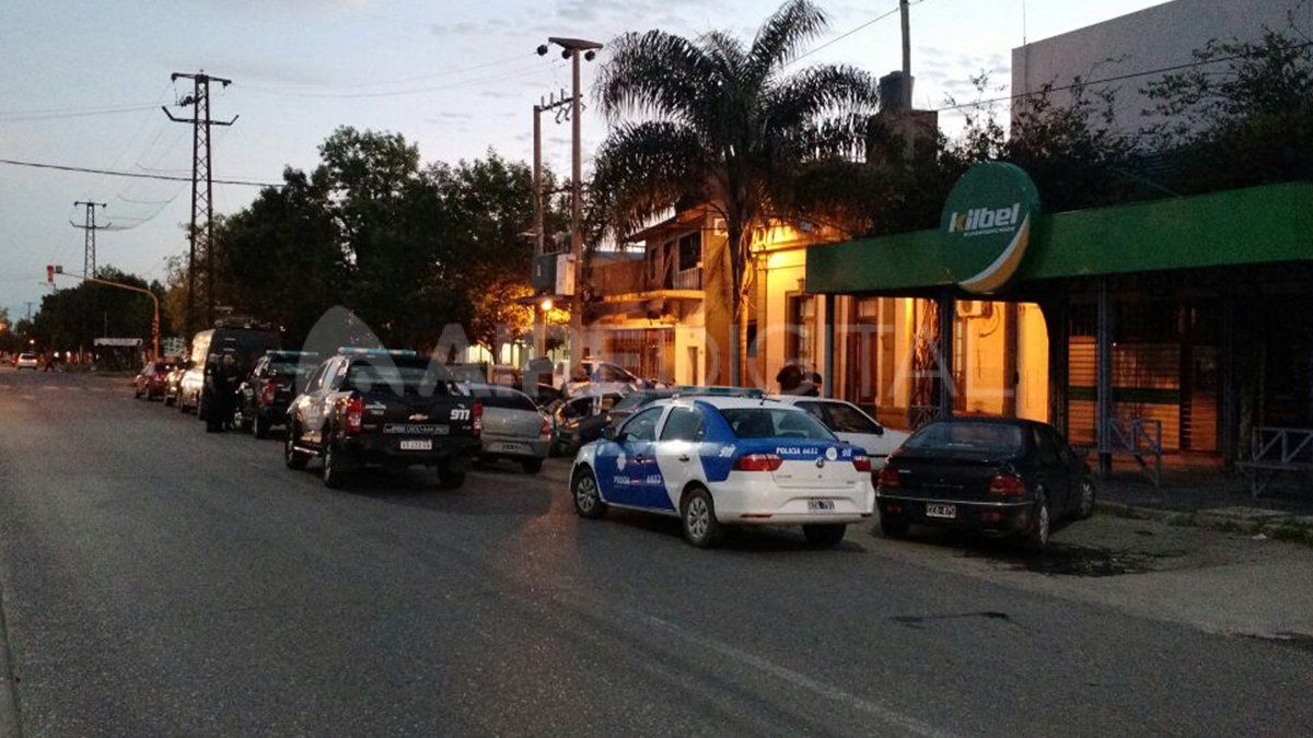 El día de la detención de Celer, se armó un fuerte revuelo policial en la Seccional Sexta de Barranquitas.