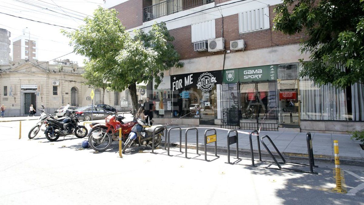 Tras el robo, el ladrón huyó en dirección al norte, pasó bulevar y fue detenido.