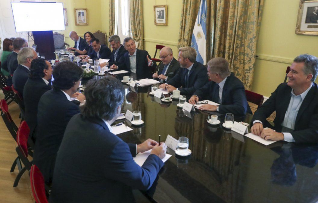 El presidente Mauricio Macri reunido con el gabinete del gobierno. Foto: NA