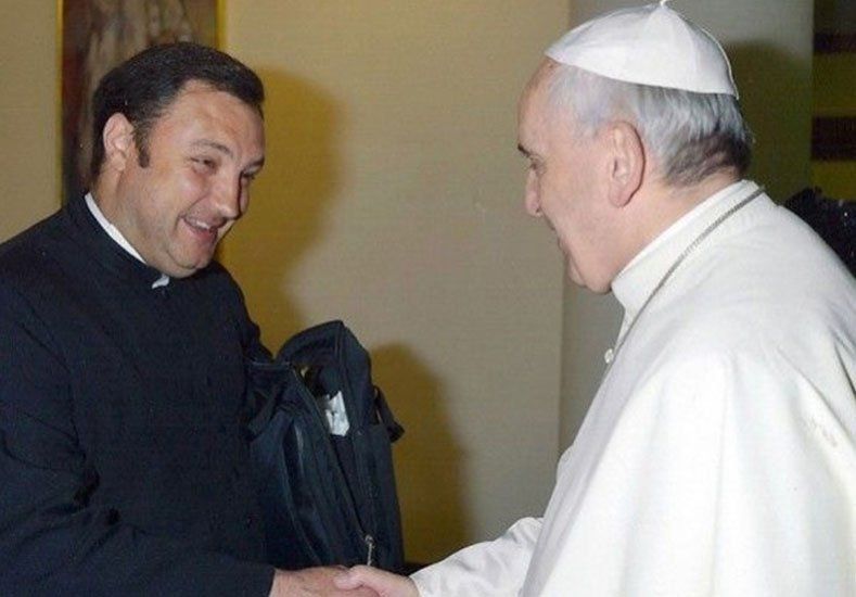 En 2014, una persona denunció al Vaticano que cuando tenía 16 años fue abusada tres veces por el párroco Luis Brizzio en Gálvez. En 2015, Roma descartó el abuso porque argumentaron que la víctima era mayor de edad.