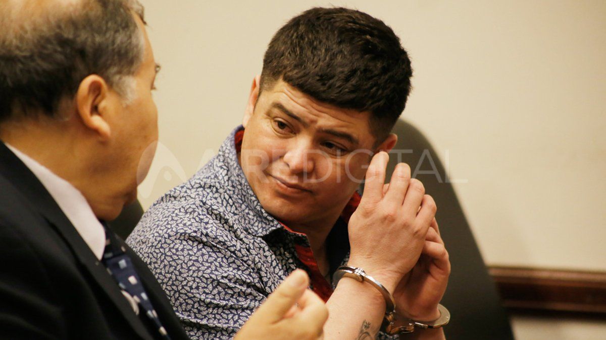 Borda junto con su abogado. Dijo que declarará en un tramo del juicio.