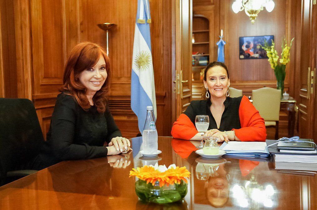 Cristina Kirchner junto a Gabriela Michetti, reunidas por la transición.