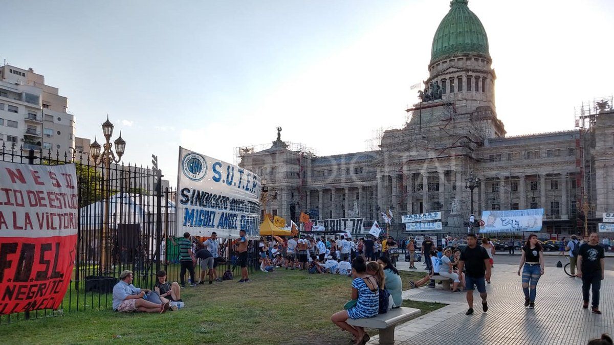 Preparativos de la asunción presidencial en Congreso.