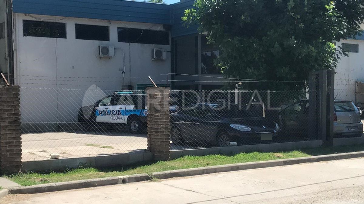 El martes, cerca de las 9, los pesquisas irrumpieron por orden del juez Miño.