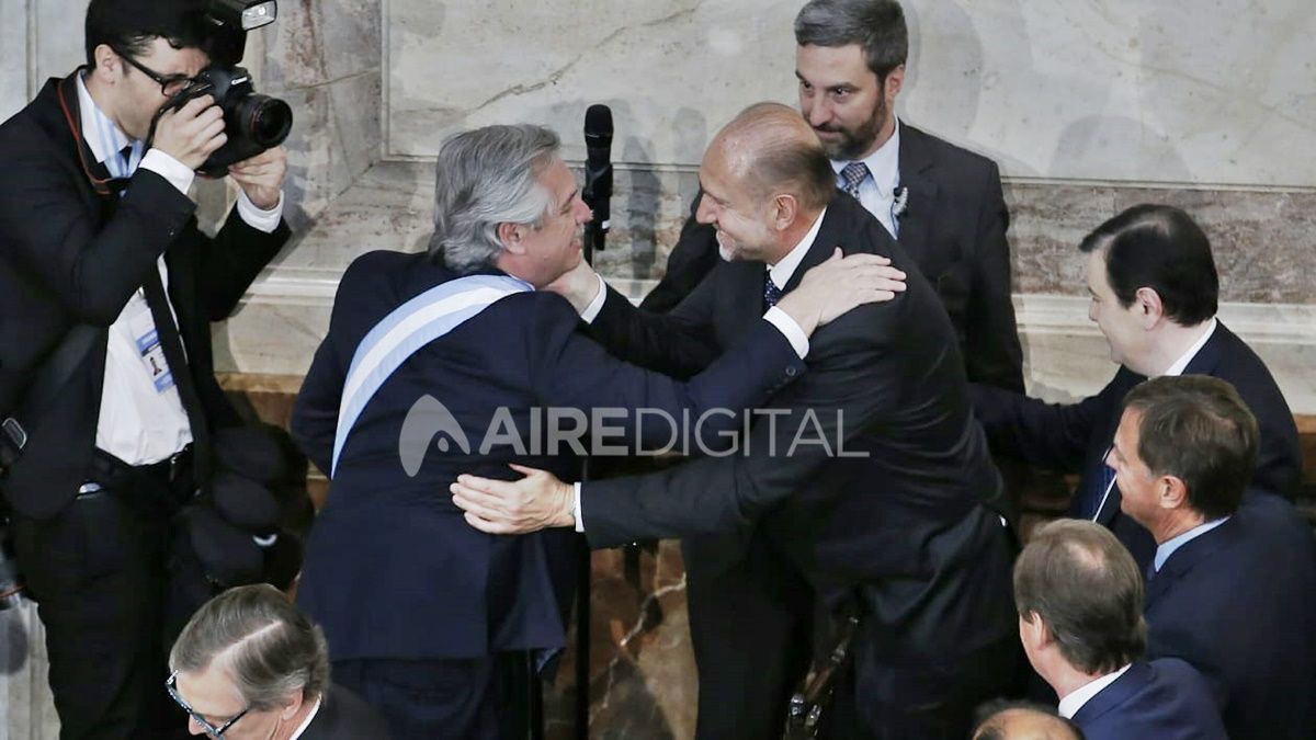 Omar Perotti asistió a la asunción de Alberto Fernández, y el presidente le devolvió la gentileza al día siguiente.