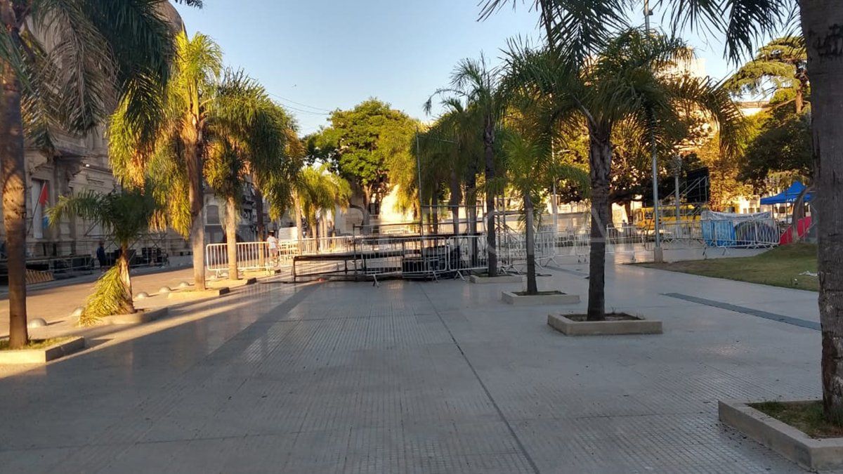 Preparativos para la asunción del nuevo gobernador. Casa de gobierno
