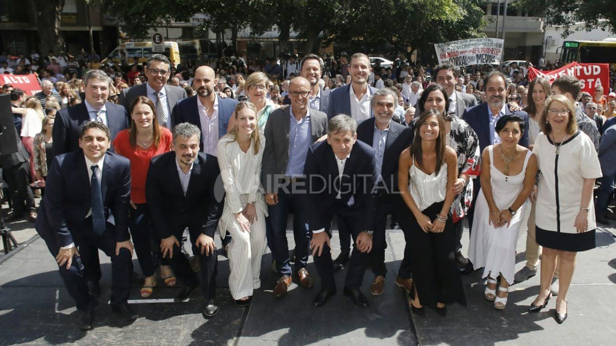 Así se vivió la asunción de Emilio Jatón como Intendente de Santa Fe Así se vivió la asunción de Emilio Jatón como Intendente de Santa Fe