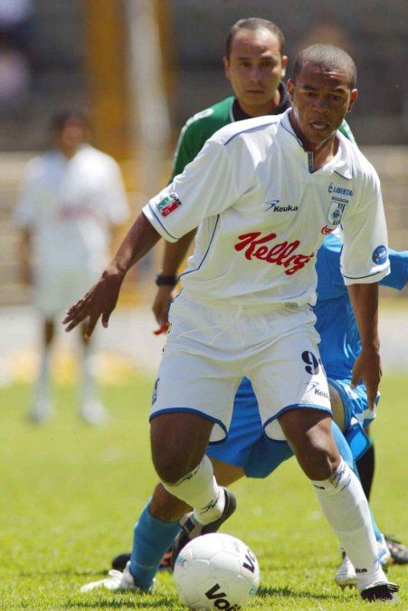 Allan Delon, ex jugador de los Gallos blancos de Querétaro.