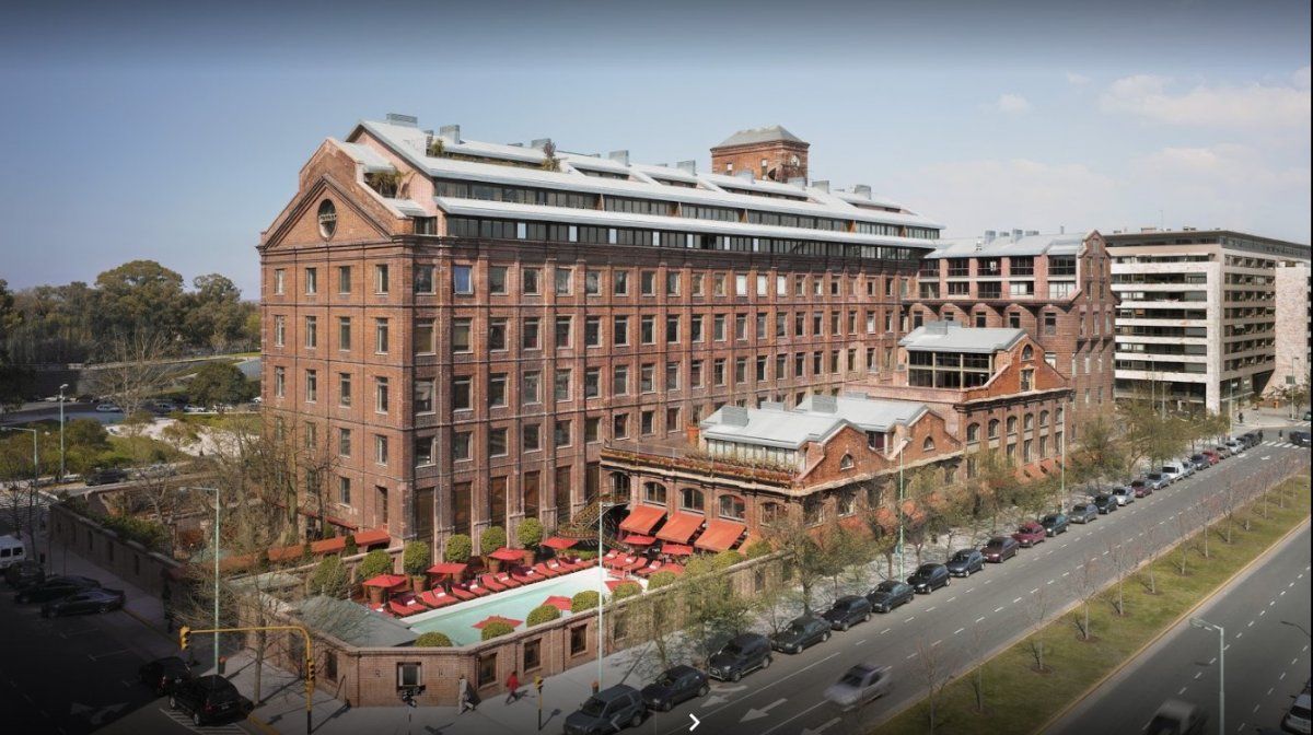 Dos turistas ingleses fueron atacados en la puerta del hotel Faena, situado en Marta Salotti 44 en Puerto Madero, donde se hospedaban