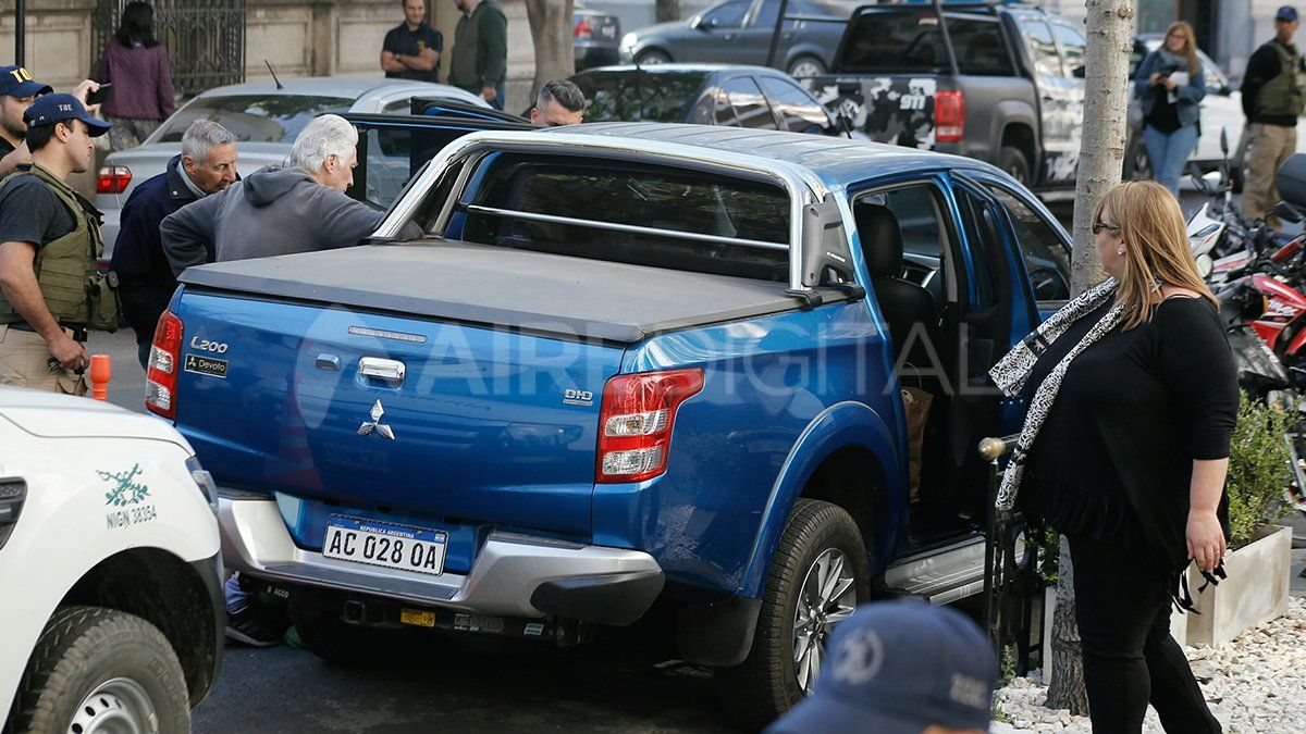 La camioneta de Valdés donde encontraron ropa y un bolso que se presume le ocultó a la Justicia.