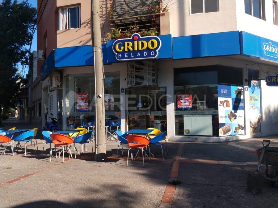 Robaron en una heladería de calle Santiago del Estero y Avenida Freyre