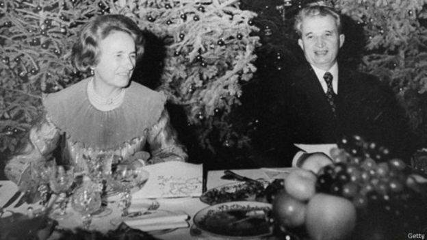 Ceausescu y su esposa Elana fueron fusilados el 25 de diciembre de 1989