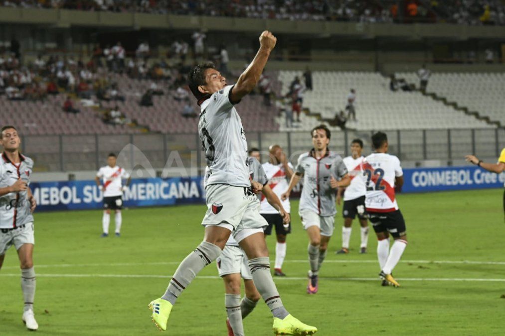19 de marzo. Con un contundente 3-0 en Lima (Perú), el equipo de Lavallén comenzó su recorrido en la Copa Sudamericana sin imaginar que llegaría a ser finalista.