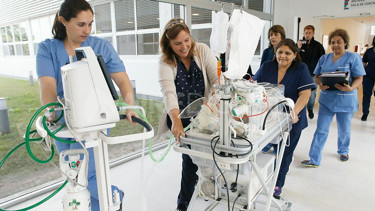 Los bebés internados en la neo del Hospital Iturraspe fueron los primeros en llegar al nuevo edificio en Blas Parera. Los bebés internados en la neo del Hospital Iturraspe fueron los primeros en llegar al nuevo edificio en Blas Parera.