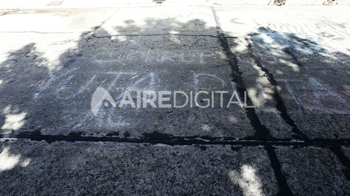 Pintadas frente de la casa del Gobernador Omar Perotti en Rafaela. 