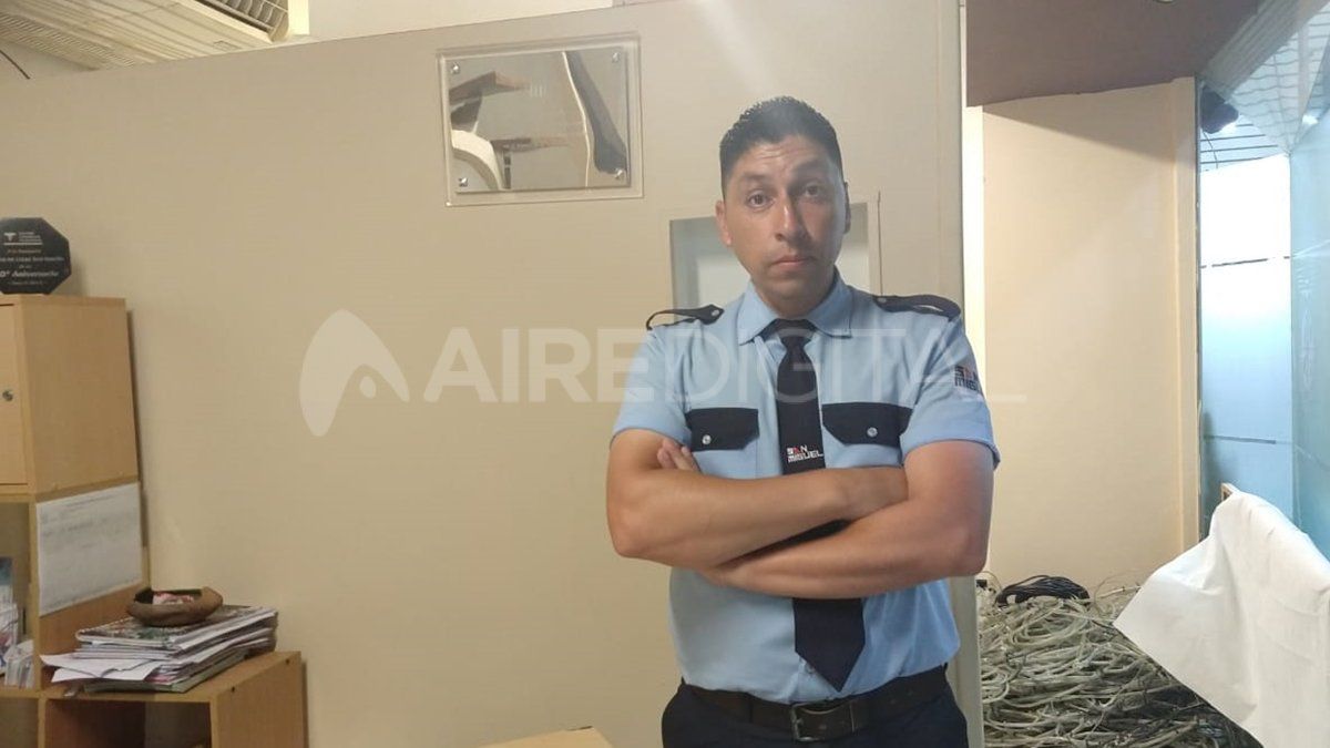 Diego Mendoza, el personal de Seguridad que detuvo a los malechores.