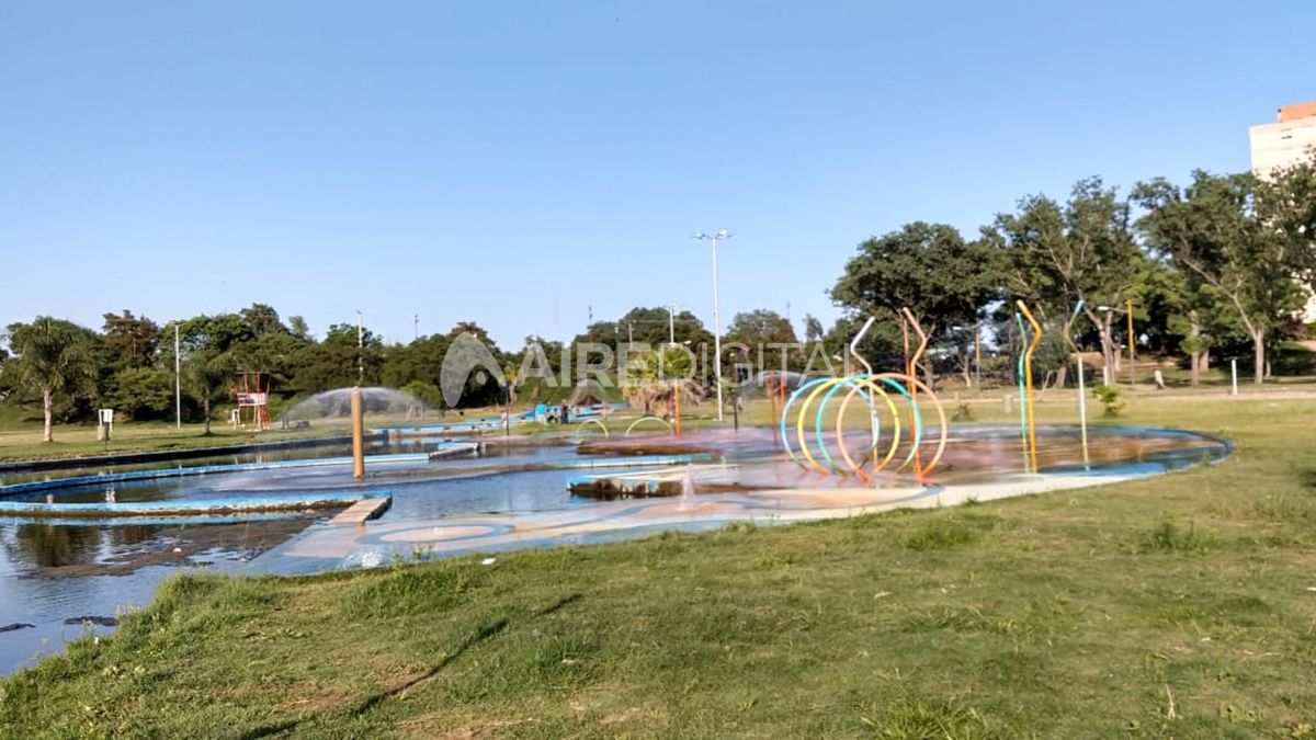 Limpiaron los piletones del Parque Sur.