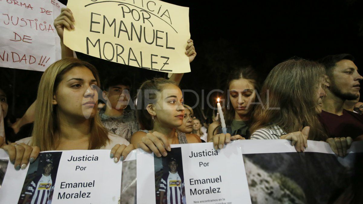 Familiares de víctimas de la inseguridad se movilizaron acompañados de miles de rafaelinos para pedir justicia. Familiares de víctimas de la inseguridad se movilizaron acompañados de miles de rafaelinos para pedir justicia.
