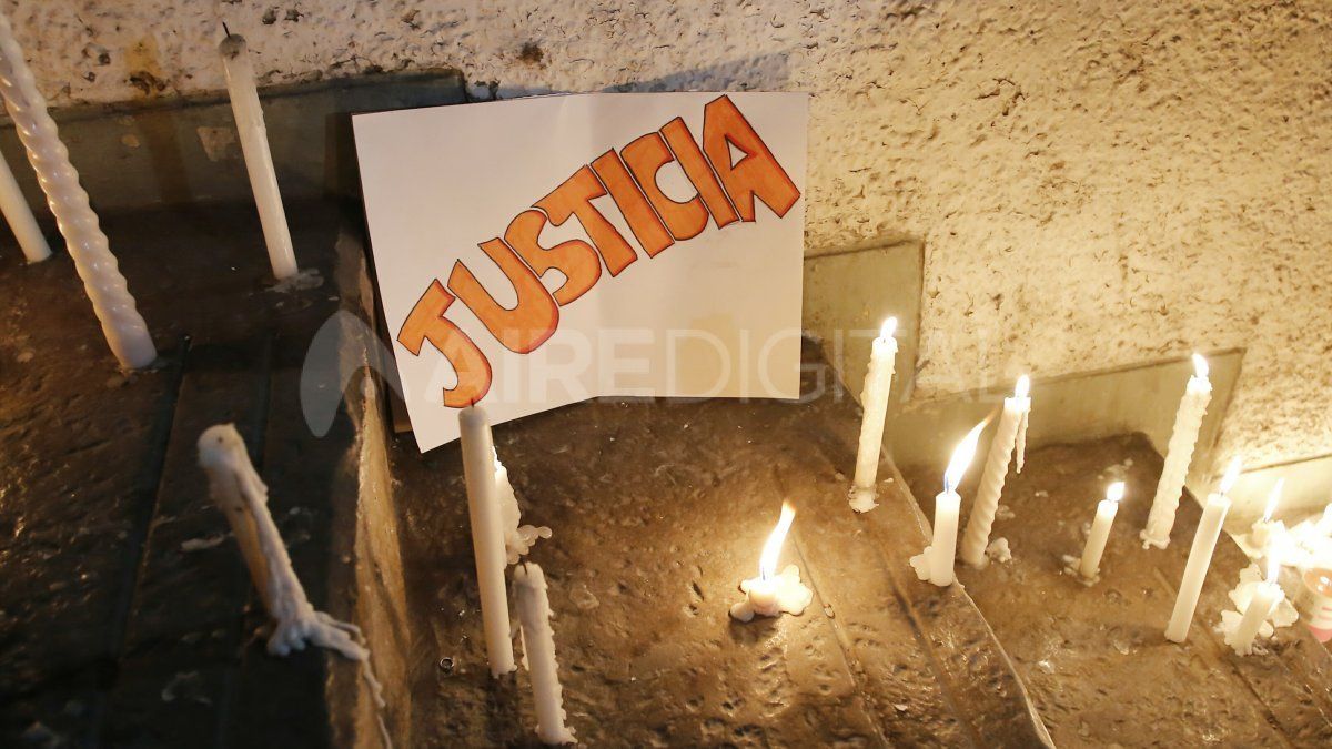 Miles de vecinos de Rafaela se movilizaron contra la inseguridad y pidieron justicia por la muerte de Gonzalo Glaria. Miles de vecinos de Rafaela se movilizaron contra la inseguridad y pidieron justicia por la muerte de Gonzalo Glaria.